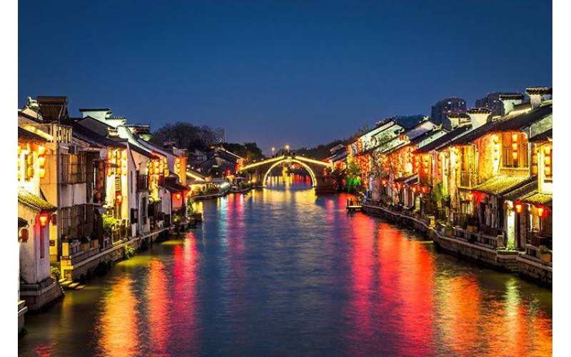文旅夜游燈光應(yīng)該怎么做才能帶來更多的游客？