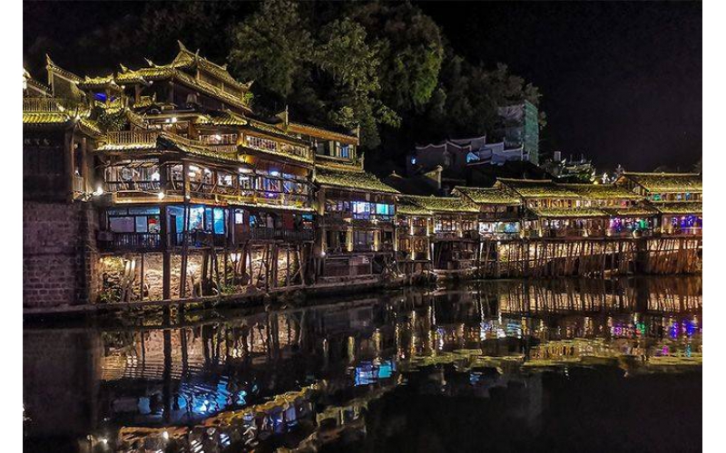 做古鎮(zhèn)亮化能夠帶來哪些經濟效益？